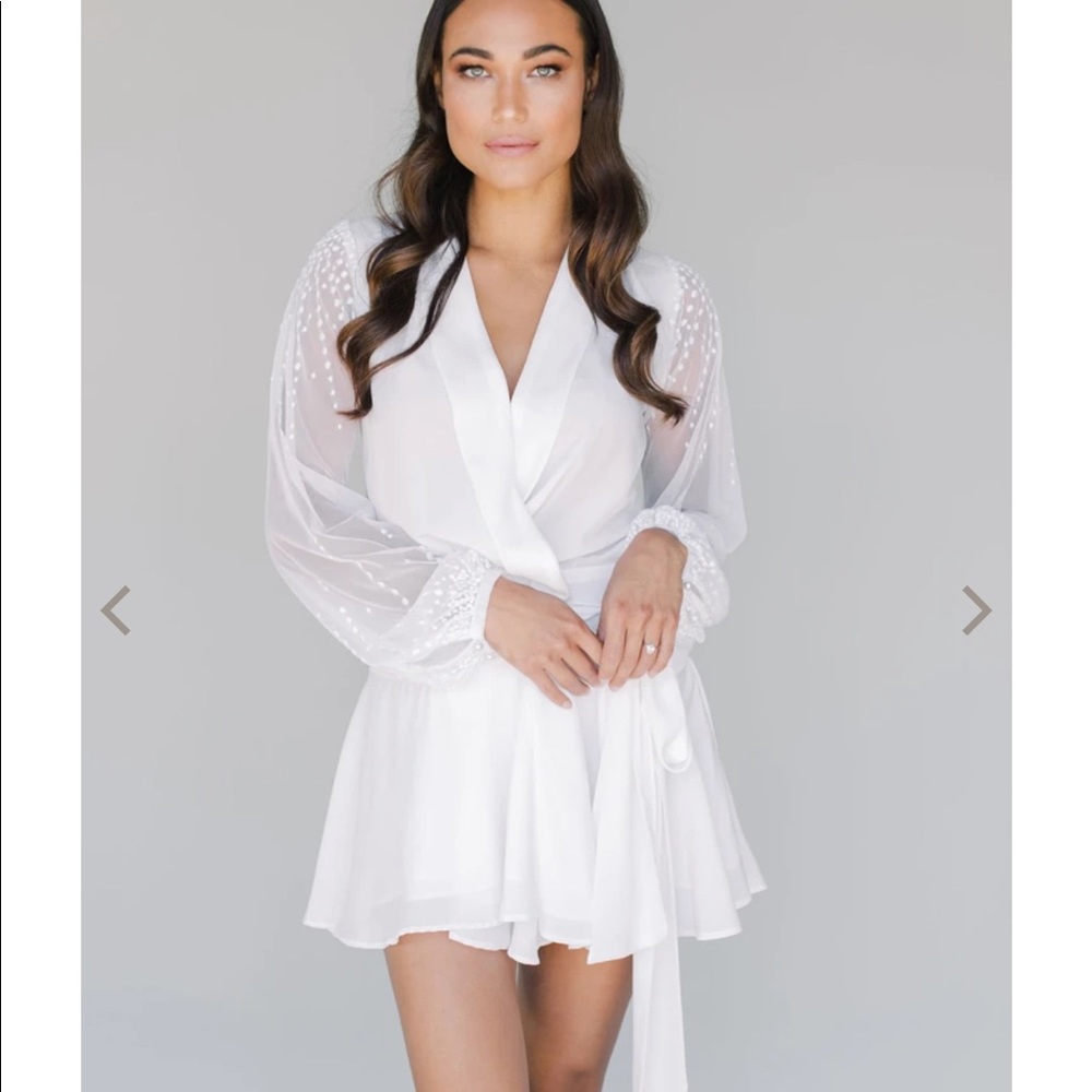 ALANNA ROBE- WHITE